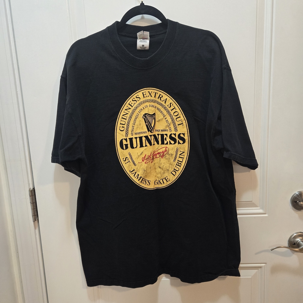 Fruit of the Loom Black Guinness Graphic Tee